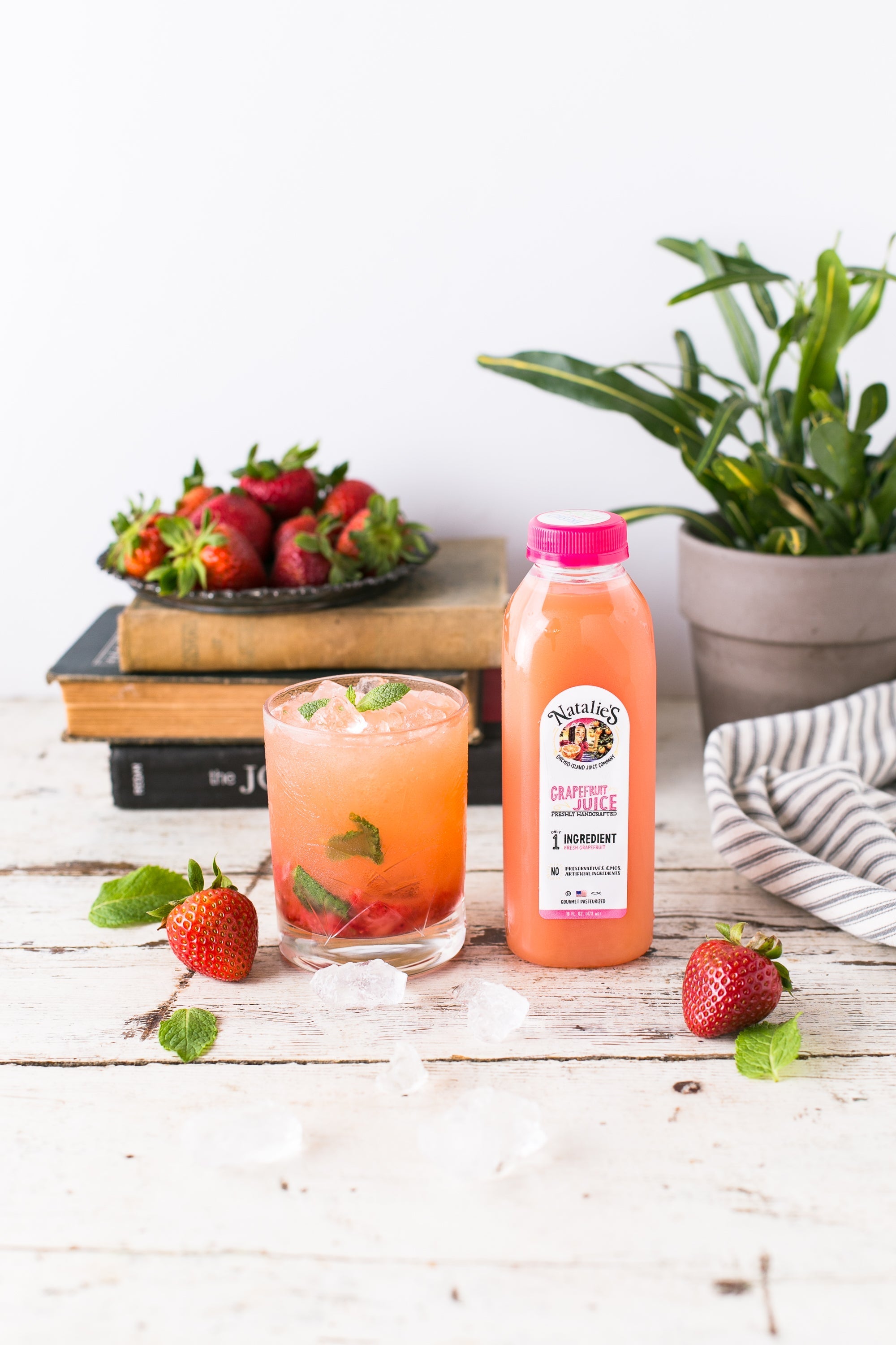 Strawberry, Whiskey & Grapefruit Smash